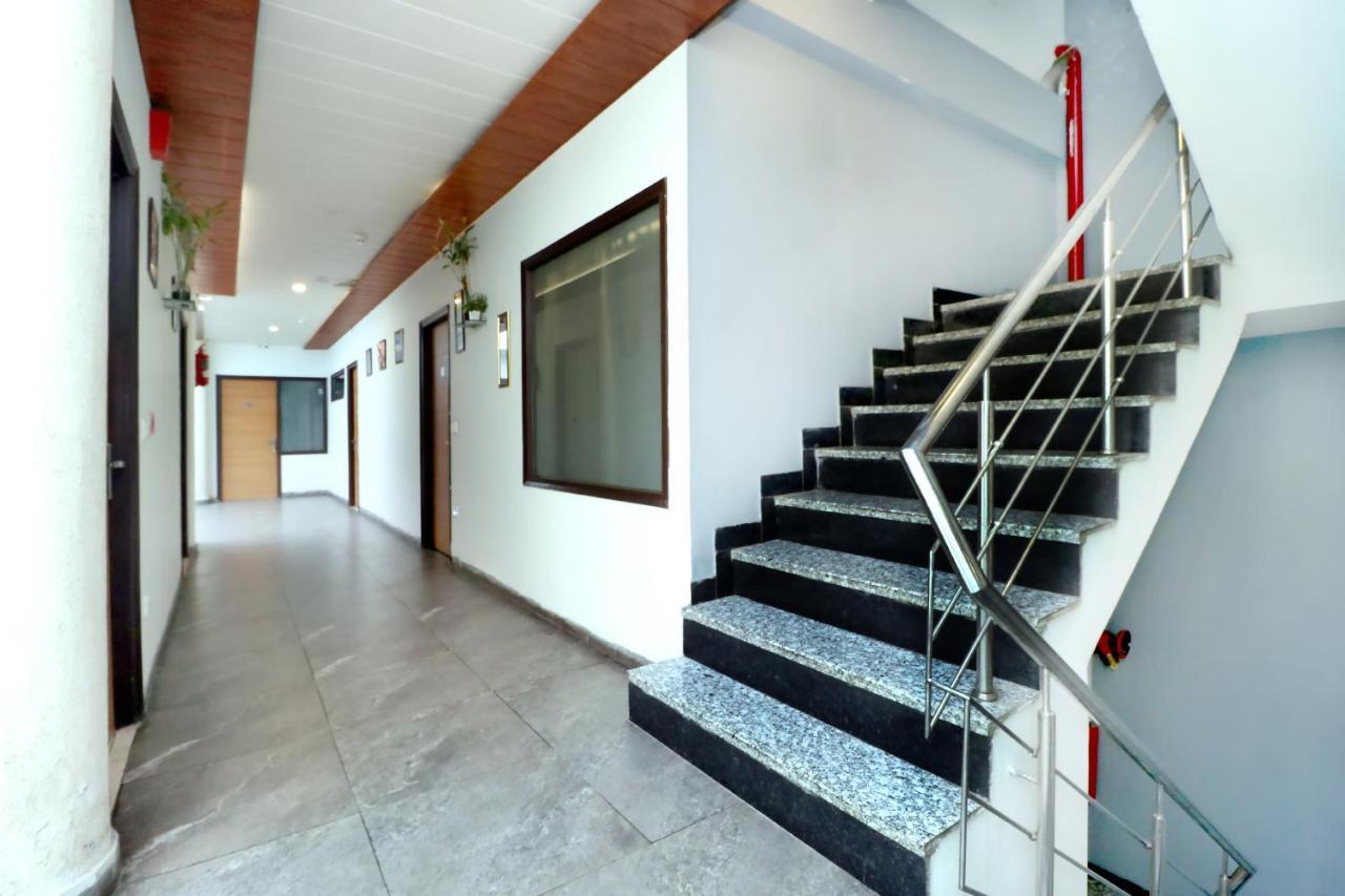 Seven- Center Of 3* Chandigarh